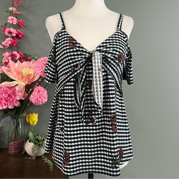 My Emblem Top - Picture 2 of 10